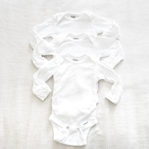 Gerber Organic Cotton 3 piece white Onsie Bundle